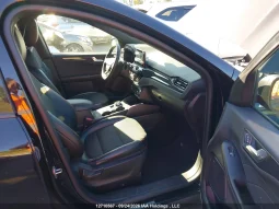 
										Ford Escape full									