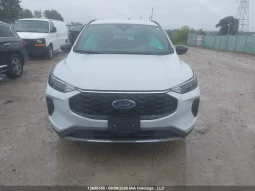 
										Ford Escape Hybrid full									