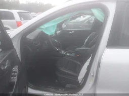 
										Ford Escape Hybrid full									