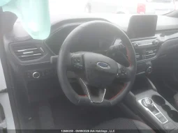
										Ford Escape Hybrid full									