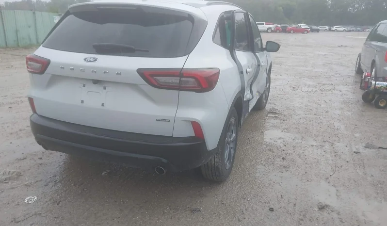
								Ford Escape Hybrid full									