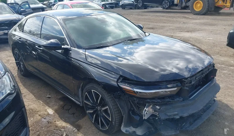 
								Honda Accord Hybrid full									