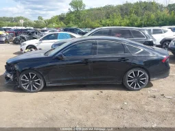 
										Honda Accord Hybrid full									