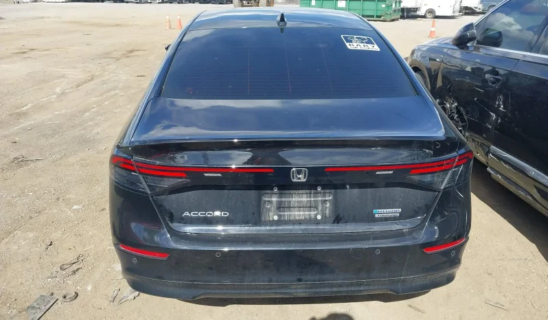 
								Honda Accord Hybrid full									