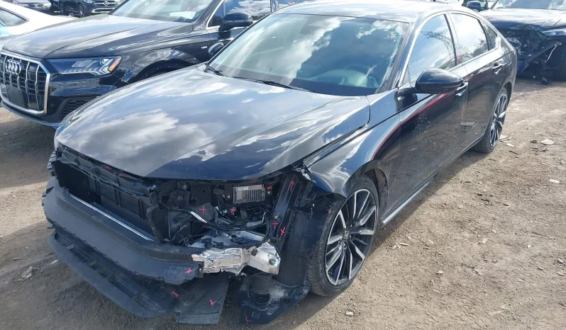 
								Honda Accord Hybrid full									