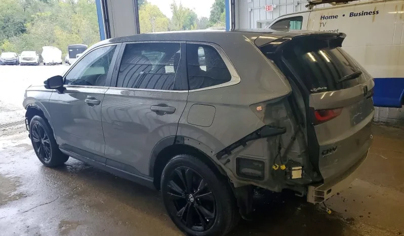 
								Honda CR-V Hybrid full									