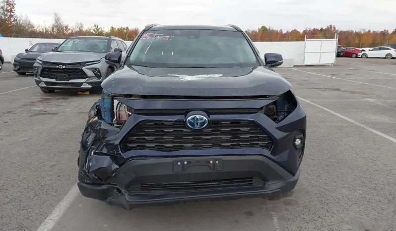 
								Toyota RAV4 full									