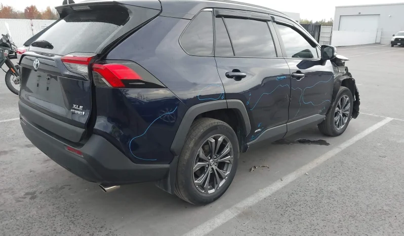 
								Toyota RAV4 full									