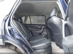 
										Toyota RAV4 full									
