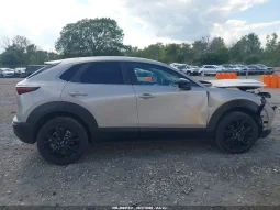 
										Mazda CX-30 full									
