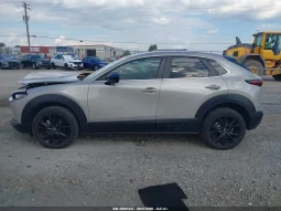 
										Mazda CX-30 full									