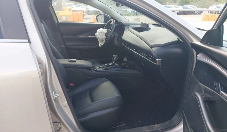 
								Mazda CX-30 full									