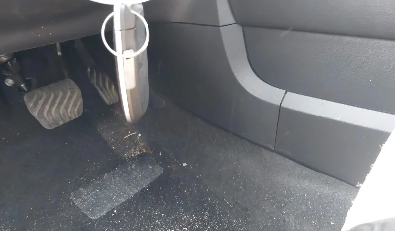 
								Nissan Kicks full									