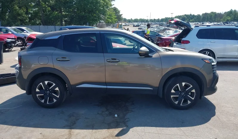 
								Nissan Kicks full									