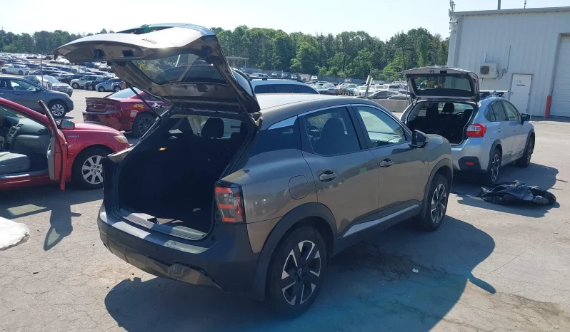 
								Nissan Kicks full									