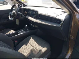 
										Nissan Kicks full									
