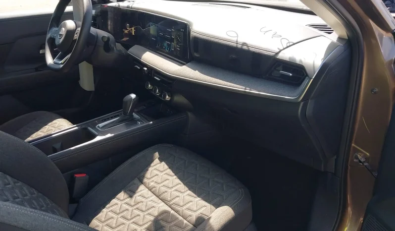 
								Nissan Kicks full									