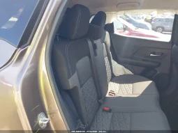 
										Nissan Kicks full									