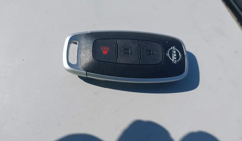 
								Nissan Kicks full									