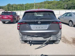 
										Nissan Kicks full									