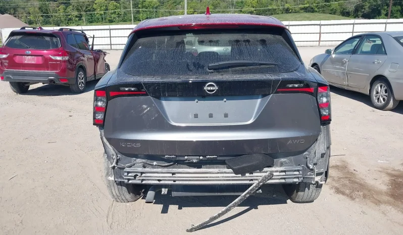 
								Nissan Kicks full									