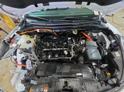 
										Ford Escape full									