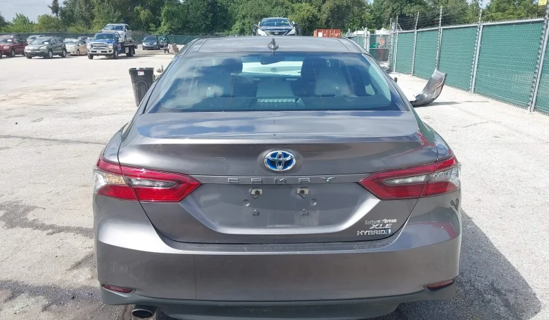 
								Toyota Camry Hybrid full									