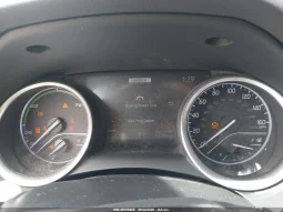 
										Toyota Camry Hybrid full									