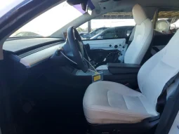 
										Tesla MODEL Y full									