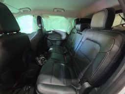 
										Ford Escape full									