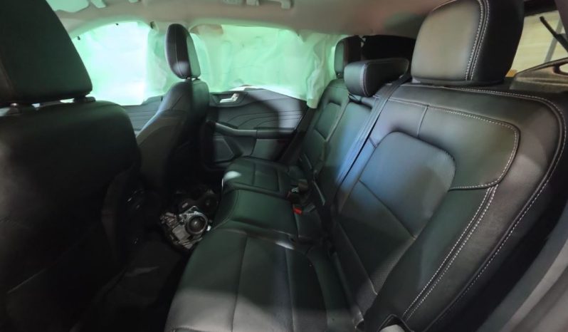 
								Ford Escape full									