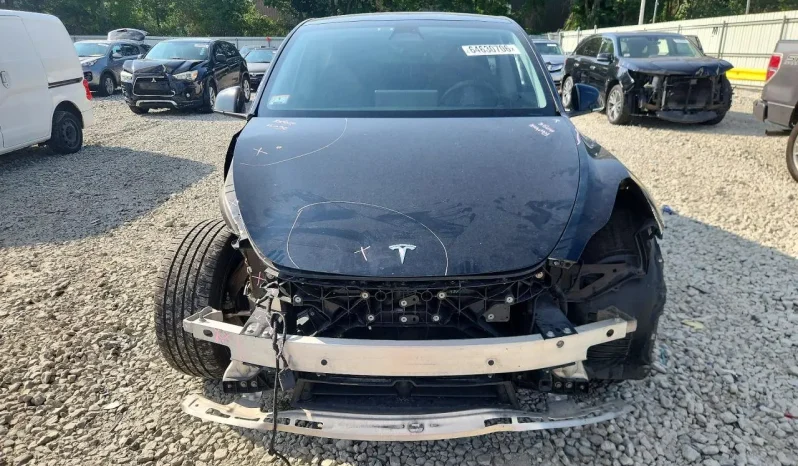 
								Tesla MODEL Y full									