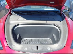 
										Tesla Model Y full									