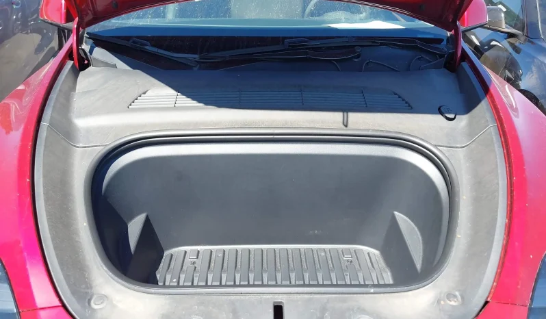 
								Tesla Model Y full									