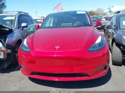 
										Tesla Model Y full									