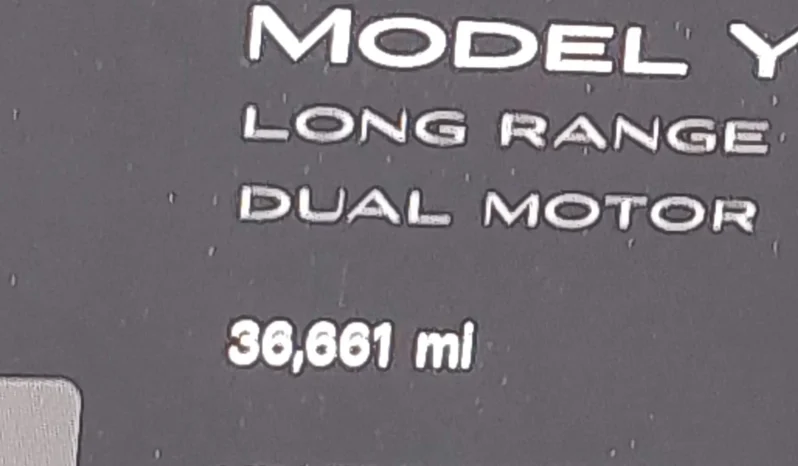 
								Tesla Model Y full									