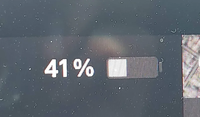 
								Tesla Model Y full									