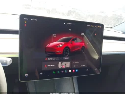 
										Tesla Model Y full									