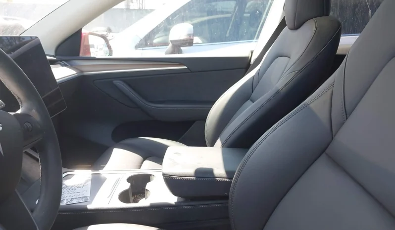 
								Tesla Model Y full									