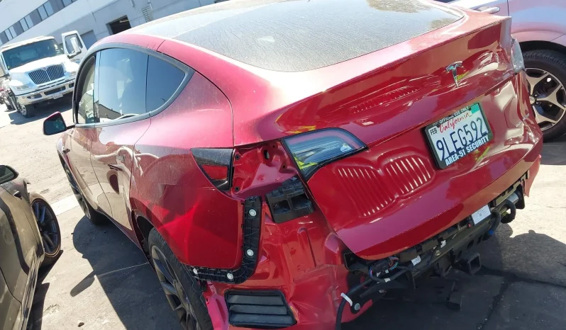 
								Tesla Model Y full									