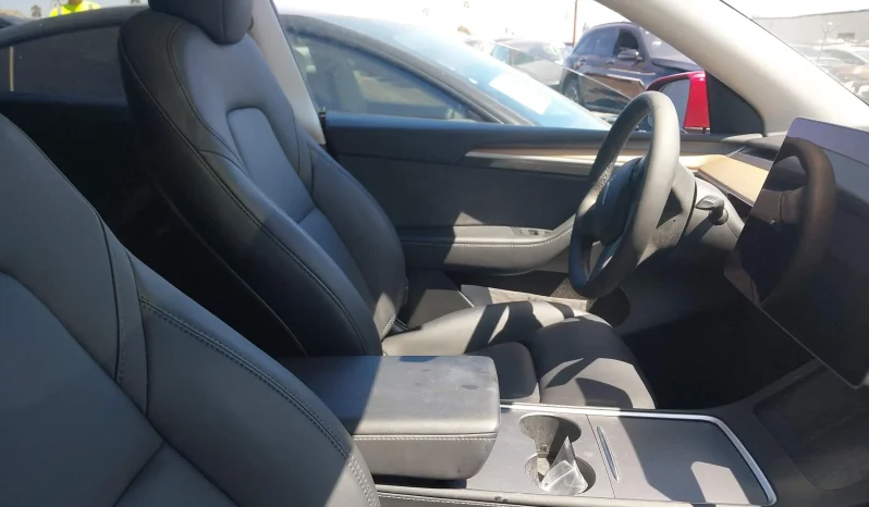 
								Tesla Model Y full									