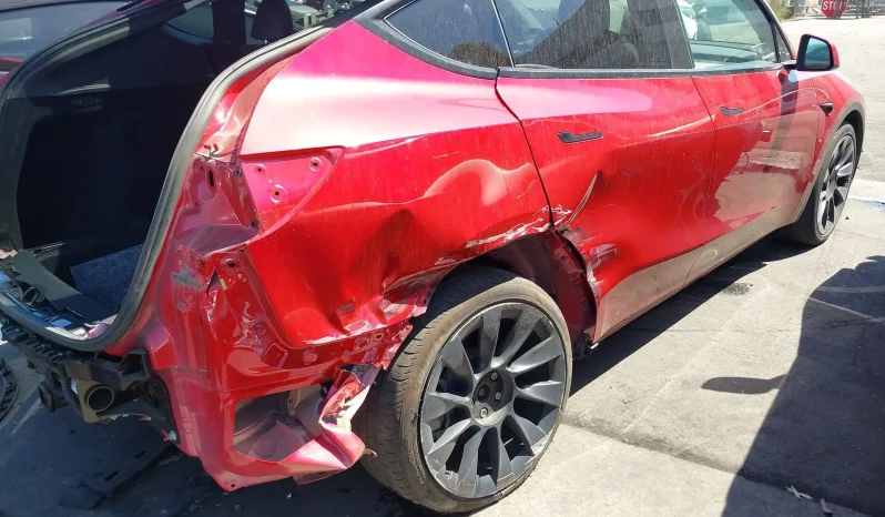 
								Tesla Model Y full									