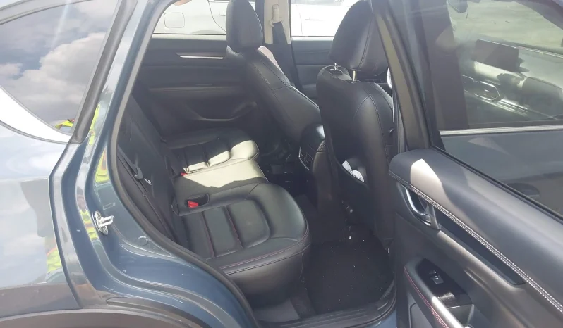 
								Mazda CX-5 full									