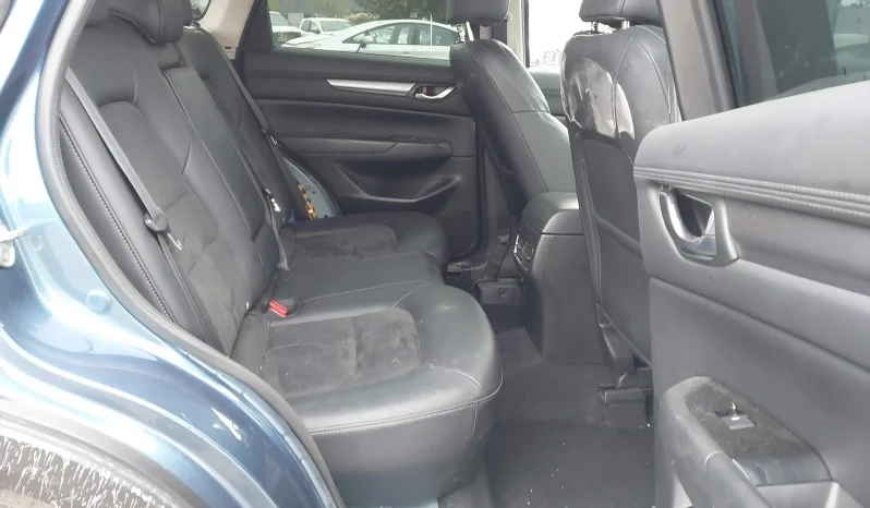 
								Mazda CX-5 full									