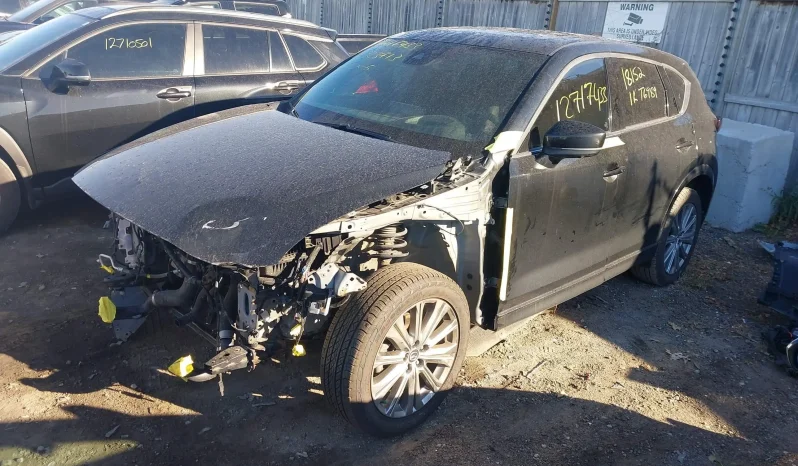 
								Mazda CX-5 full									