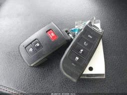 
										Toyota 4runner full									
