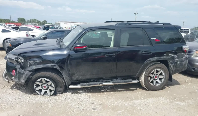 
								Toyota 4runner full									