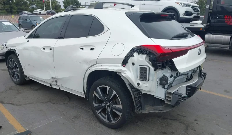 
								Lexus UX 250H full									