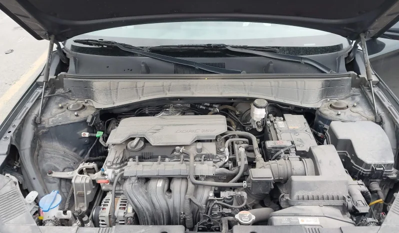
								Hyundai Kona full									