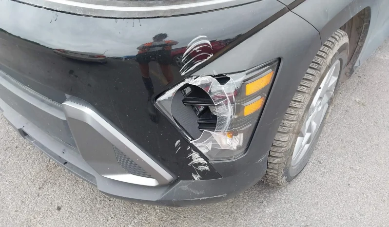 
								Hyundai Kona full									